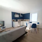 Independant La Tour Des Tuileries Aydoilles