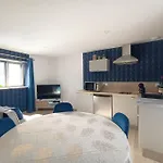 Independant La Tour Des Tuileries Aydoilles