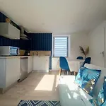 Independant La Tour Des Tuileries Aydoilles