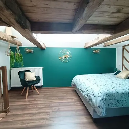 Independant La Tour Des Tuileries *