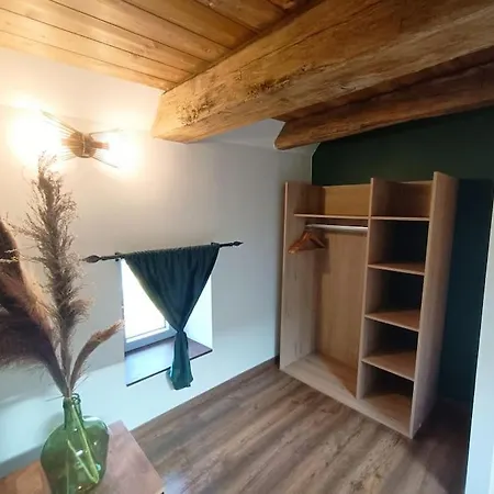 Independant La Tour Des Tuileries