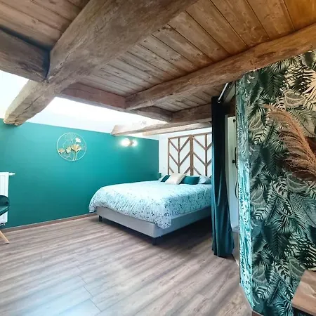 Independant La Tour Des Tuileries Apartment Aydoilles