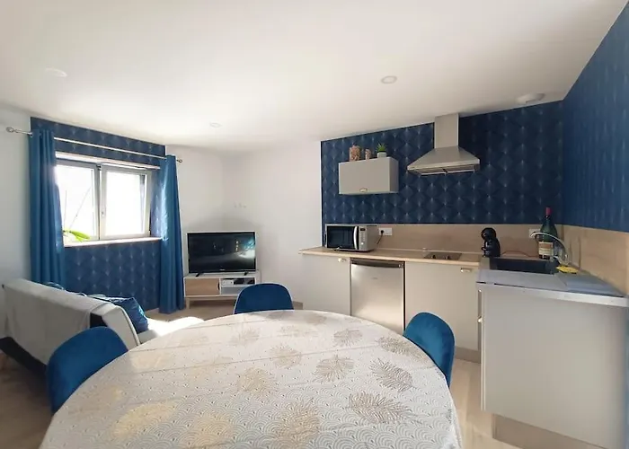 Independant La Tour Des Tuileries Aydoilles