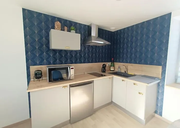 Independant La Tour Des Tuileries